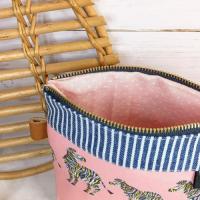 【Atelier Ku】さん / 16cmファスナーポーチ (シマウマ)