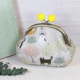 【Angela】さん / あめ玉がま口ポーチ(ネコと森)