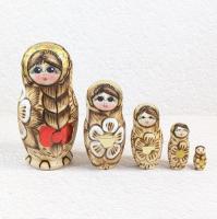 【ロシア】マトリョーシカ・5個型中 ニス無し白木(おさげ赤リボン)