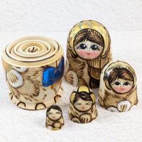 【ロシア】マトリョーシカ・5個型中 ニス無し白木(おさげ青リボン)