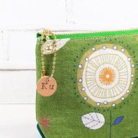 【Atelier Ku】さん / 三角マチポーチ(フラワー・リーフ)