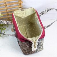 【Atelier Ku】さん / ハンドルつきワイヤーポーチ(ブラック×レッド)