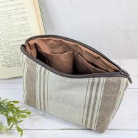 【aiko】さん / ポケット付きファスナーポーチ(ストライプ茶)