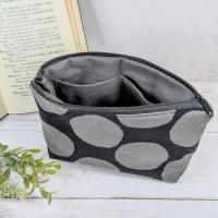 【aiko】さん / ポケット付きファスナーポーチ(北欧風ドット黒地)