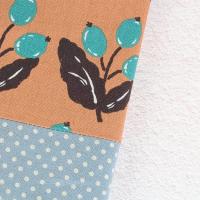 【Angela】さん / 文庫本サイズブックカバー(植物・ブラウン)