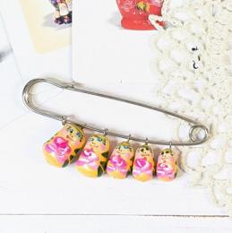 【ロシア】マトリョーシカブローチピン(オレンジ)