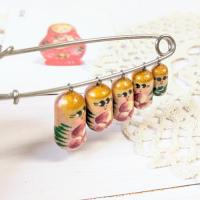 【ロシア】マトリョーシカブローチピン(薄ピンク)