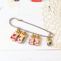 【ロシア】マトリョーシカブローチピン(薄ピンク)