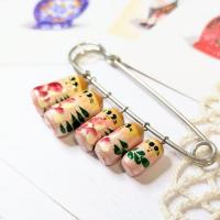 【ロシア】マトリョーシカブローチピン(薄ピンク)