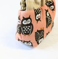 【Angela】さん / カラビナ付きミニバネ口ポーチ (フクロウ・ピンク)