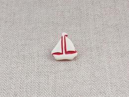 【チャルカ】フランスのプラスチックボタン　ヨット(赤)